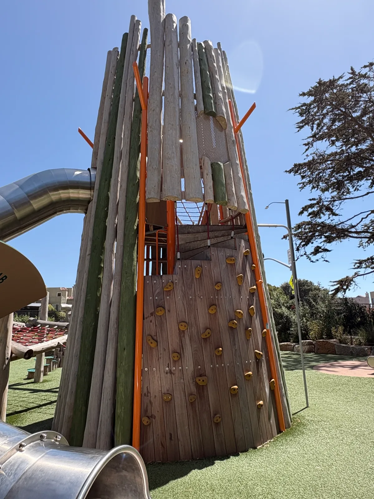 Climbing wall