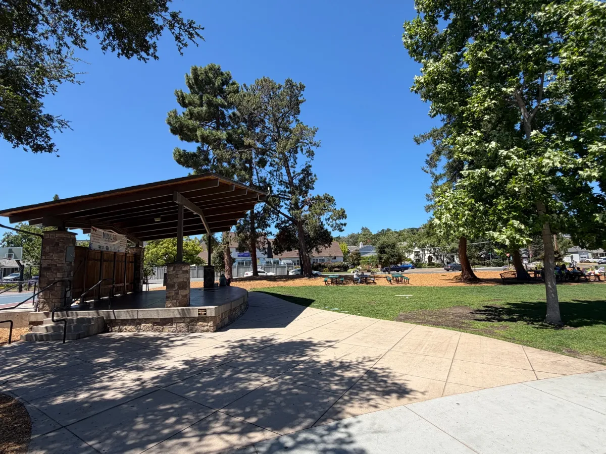 Amphitheater next to playgrounds