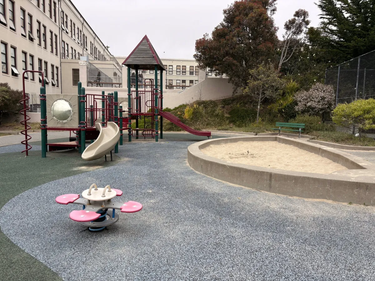 Toddler play area, complete with sand pit 