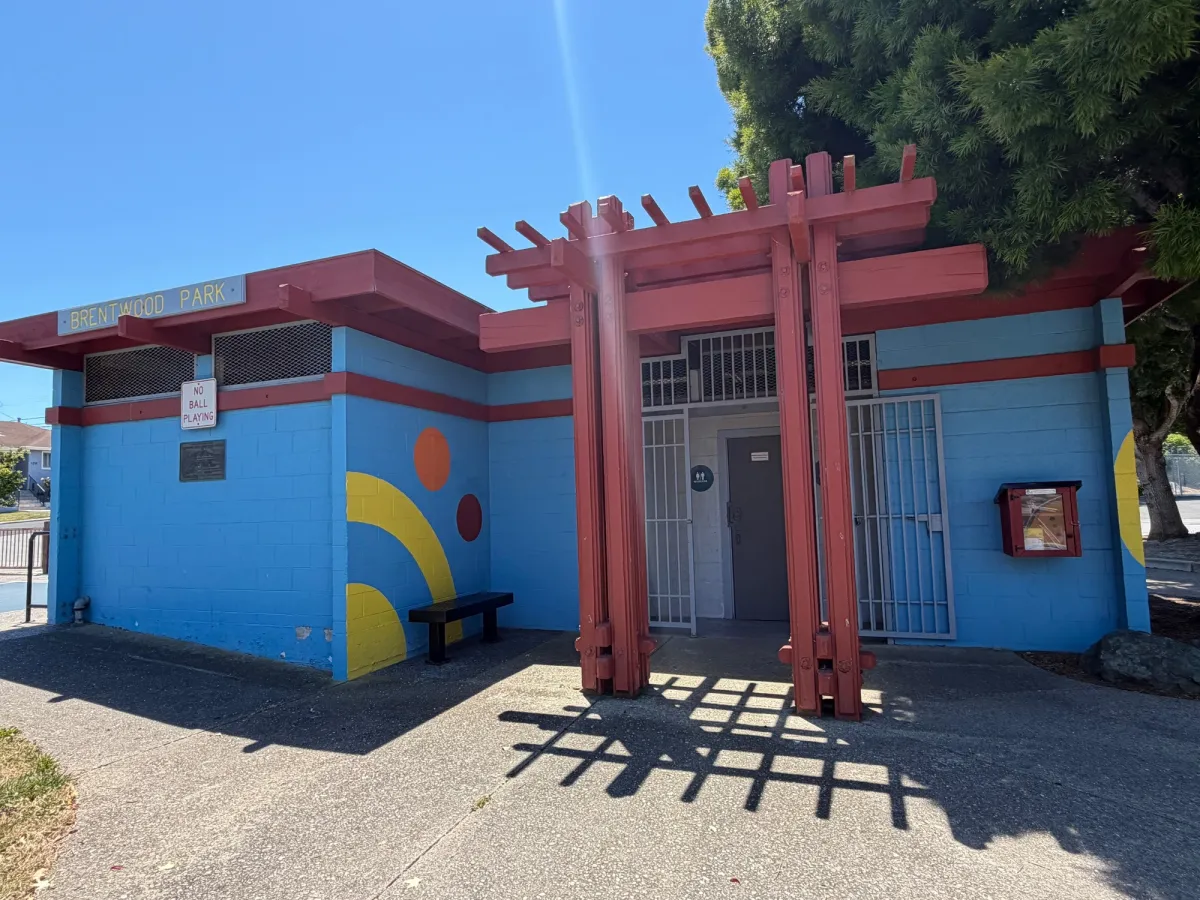 Brightly colored bathrooms - 2 unisex stalls available 