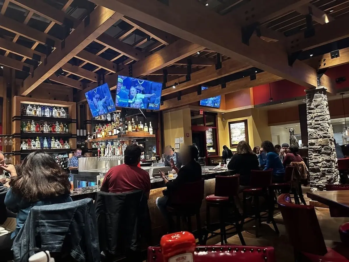 Lazy Dog Restaurant & Bar