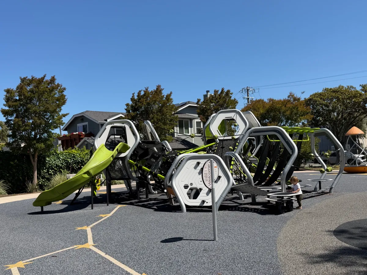Play structure