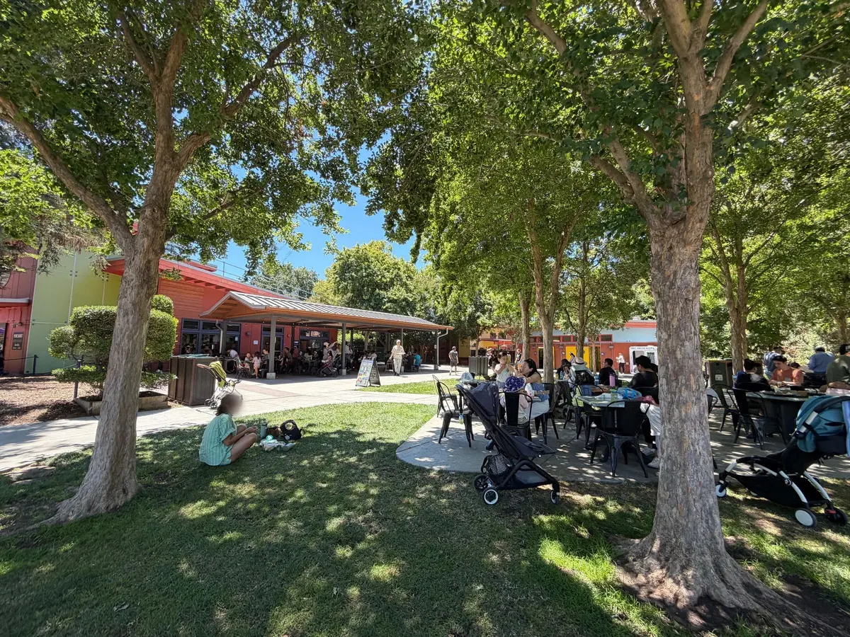 General picnic area - you can bring you own food