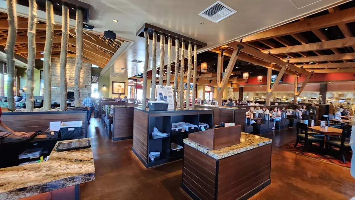 Lazy Dog Restaurant & Bar