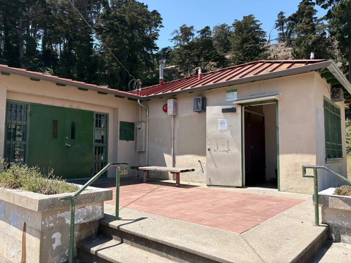 Bathroom near the entrance