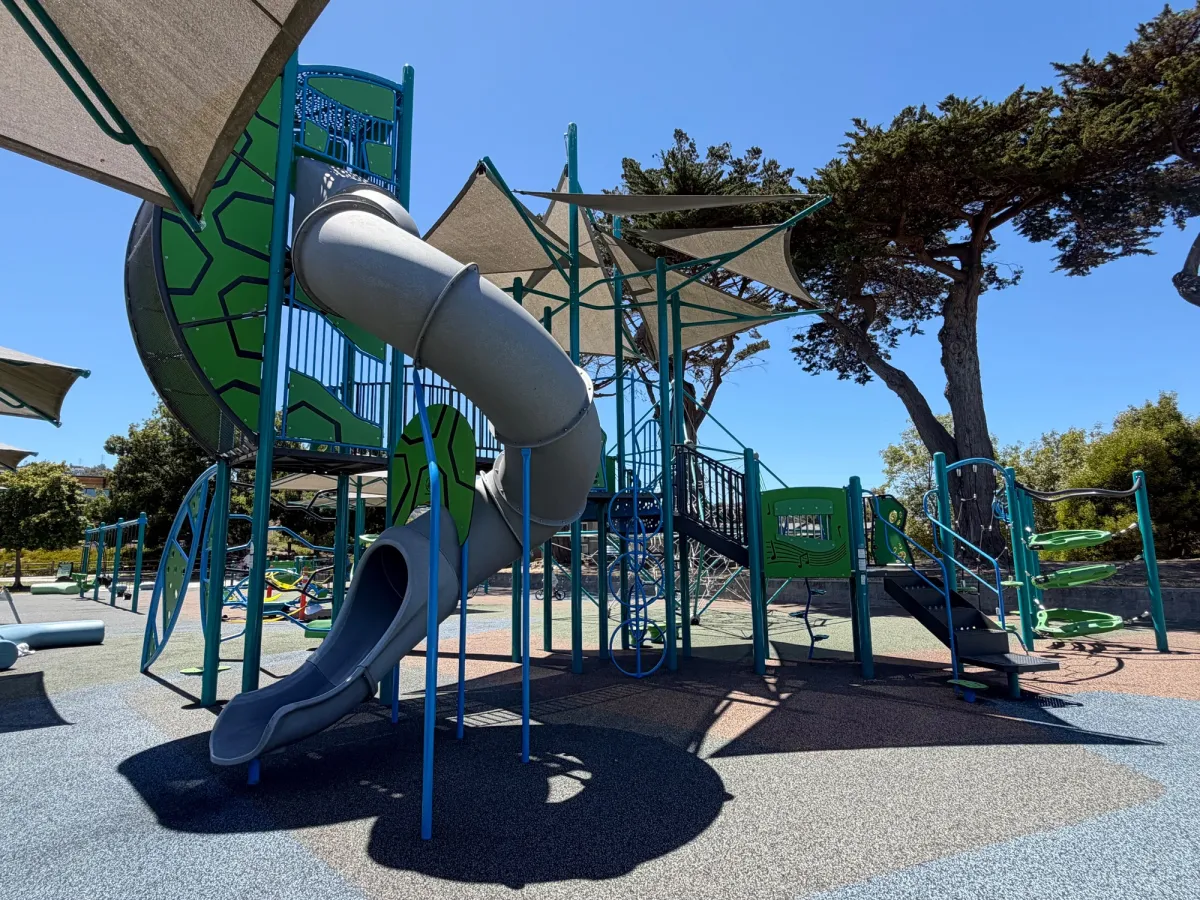 Impressively tall tunnel slide
