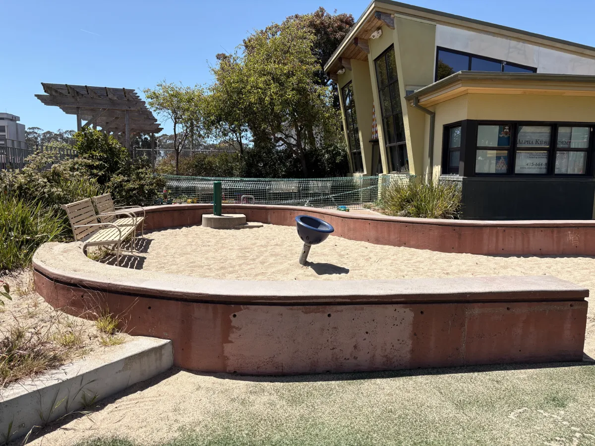 Sand Pit with spinner