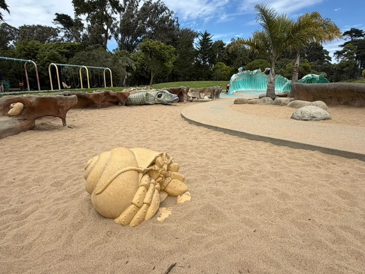 Floor is mostly sand and good for sand play