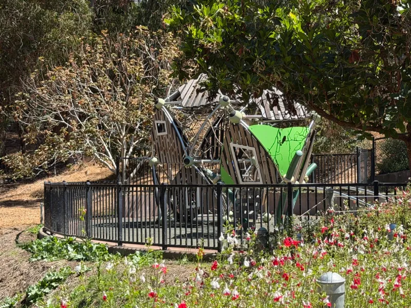 Clubhouse play structure