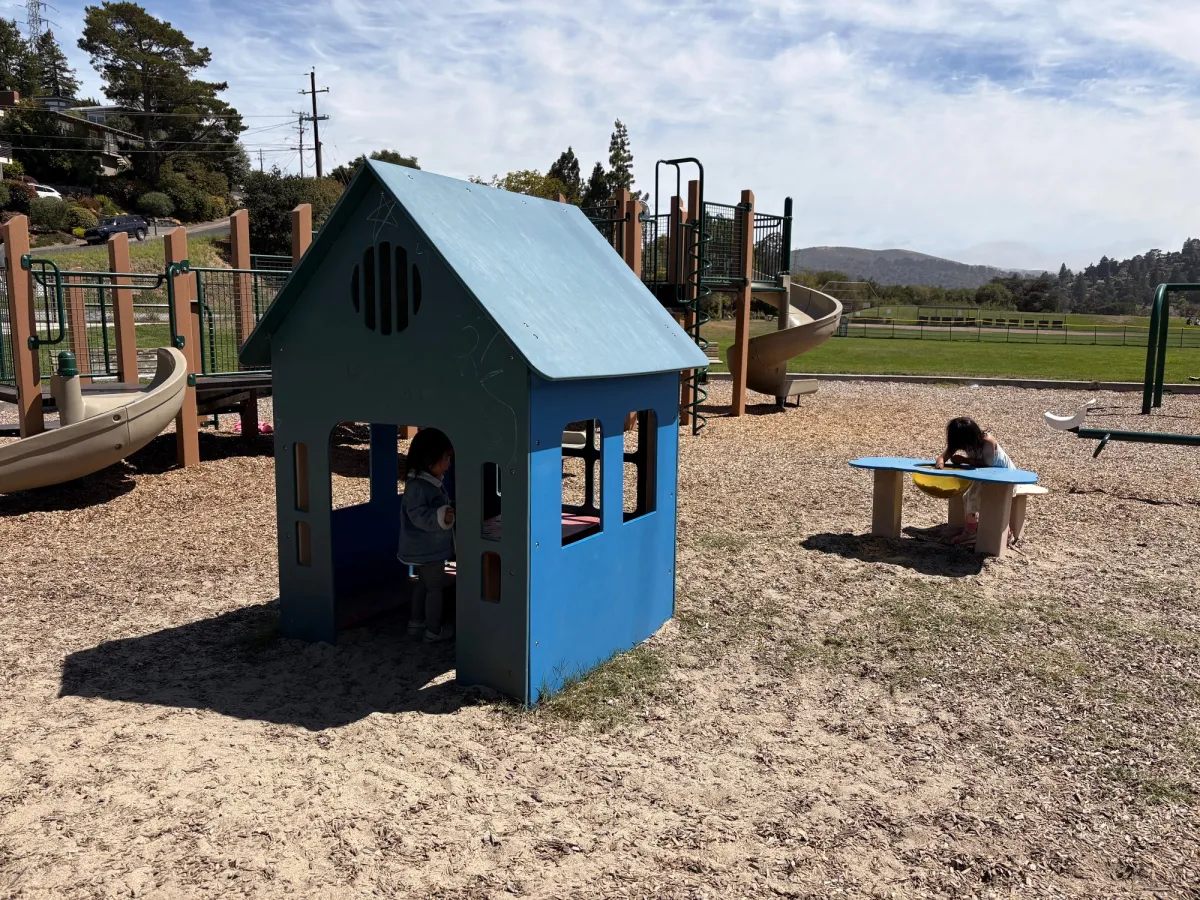 Small hut and sand table