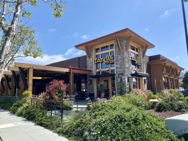 Lazy Dog Restaurant & Bar