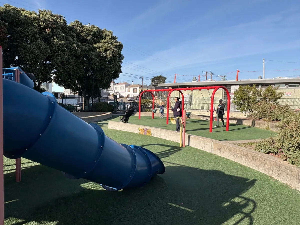 Other end of the park, another swing structure
