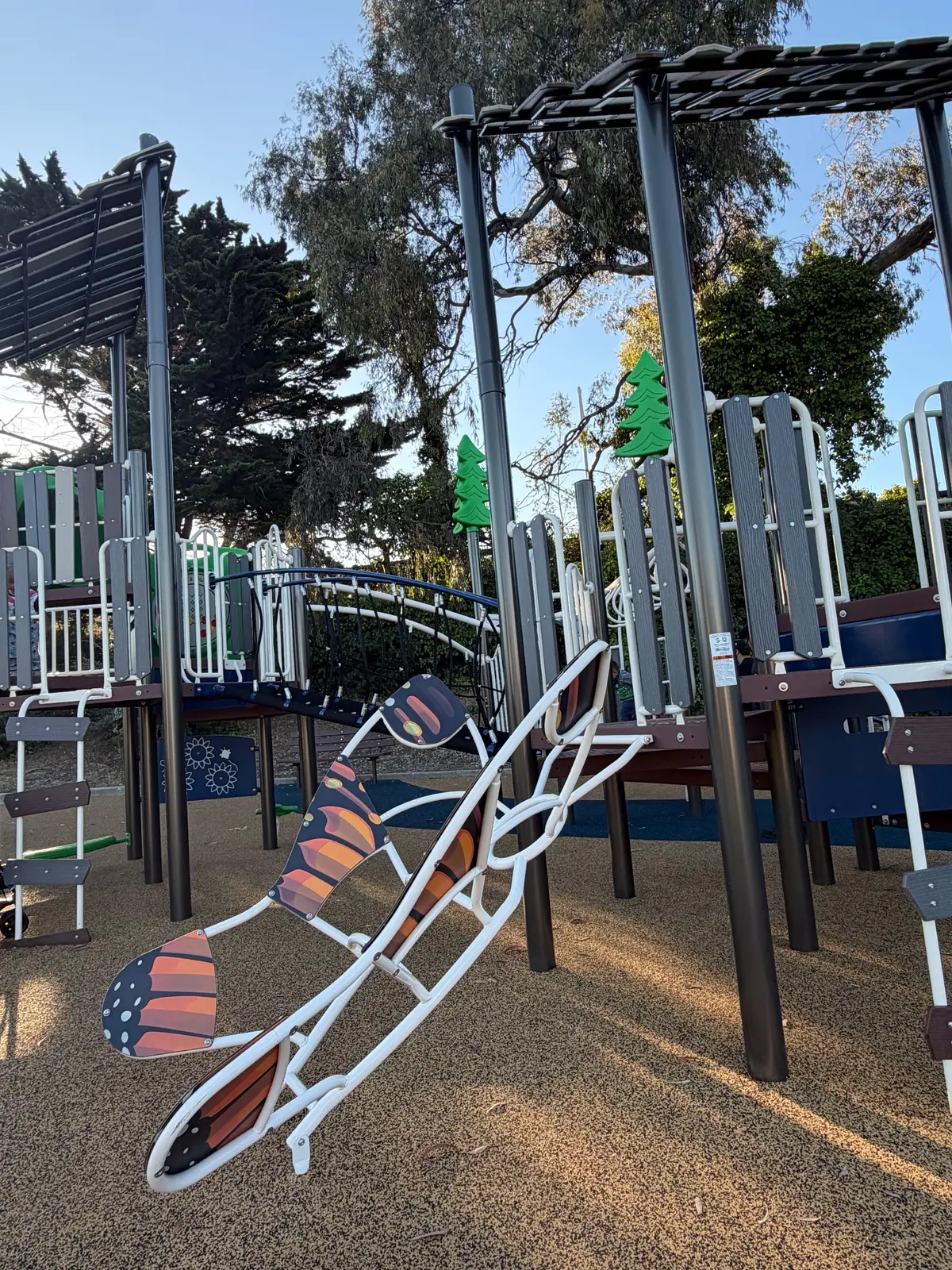 Butterfly ladder