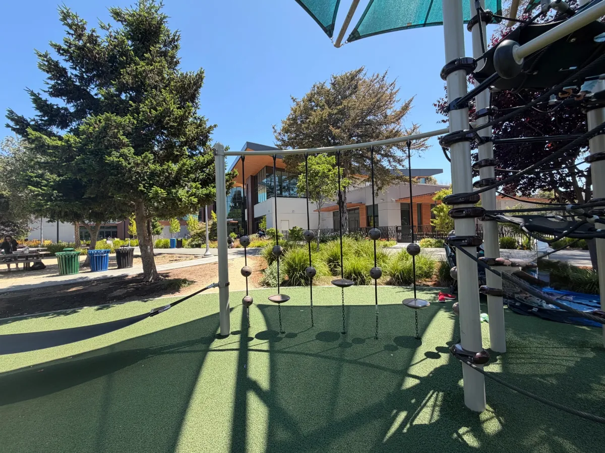 Pod Climber / bridge  to improve children agility