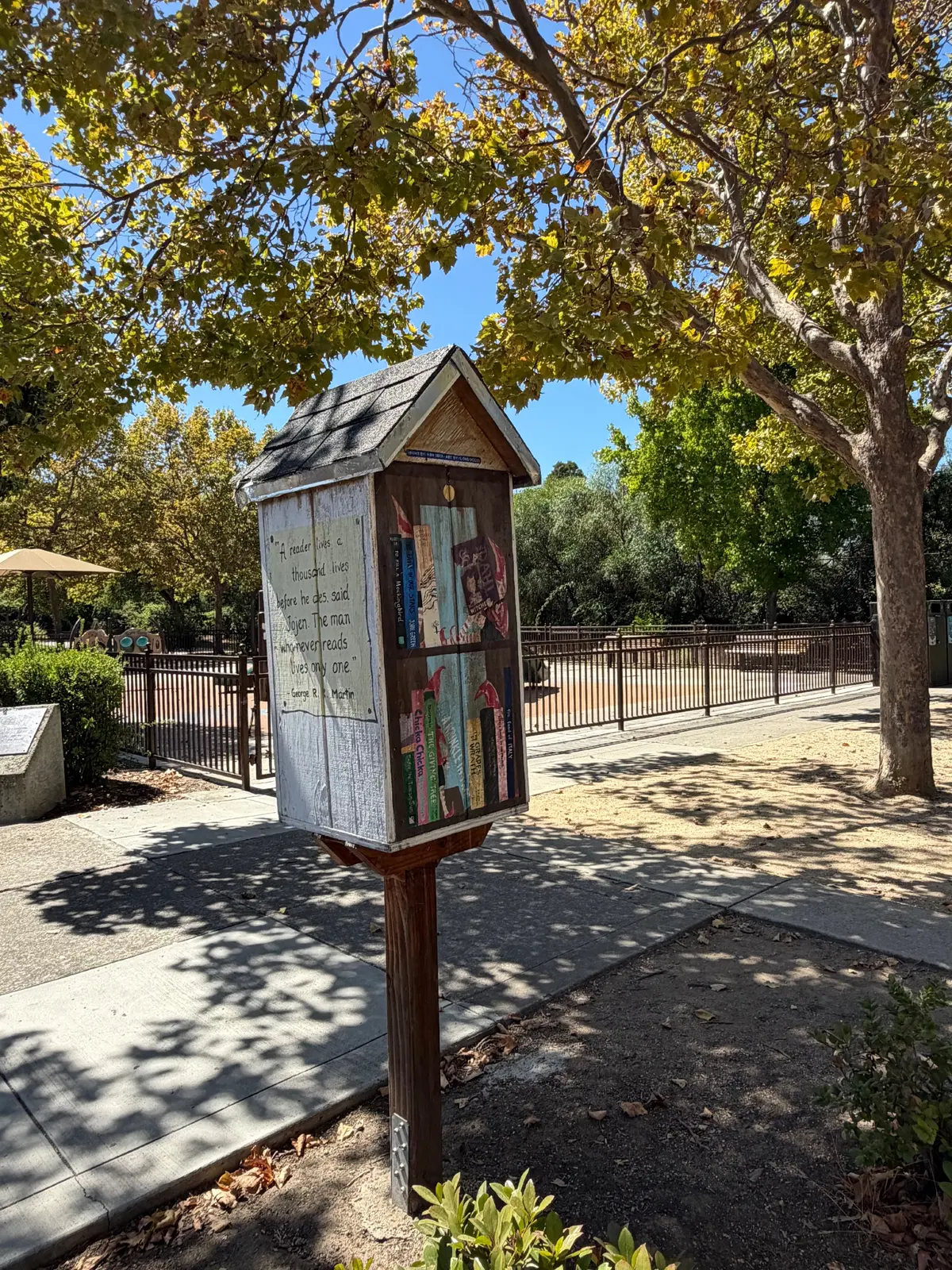 Free children's library