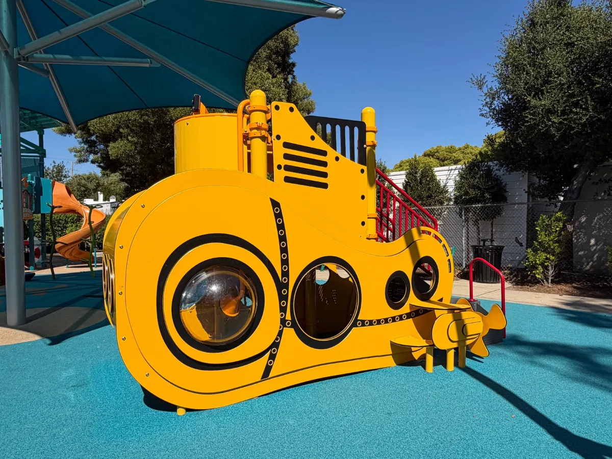 Submarine play house