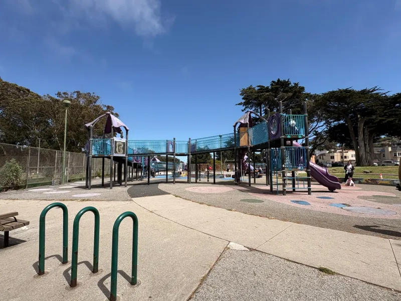 Huge structure. Great for kids needing to run around