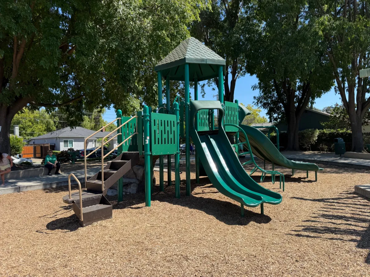 Small big kid play structure