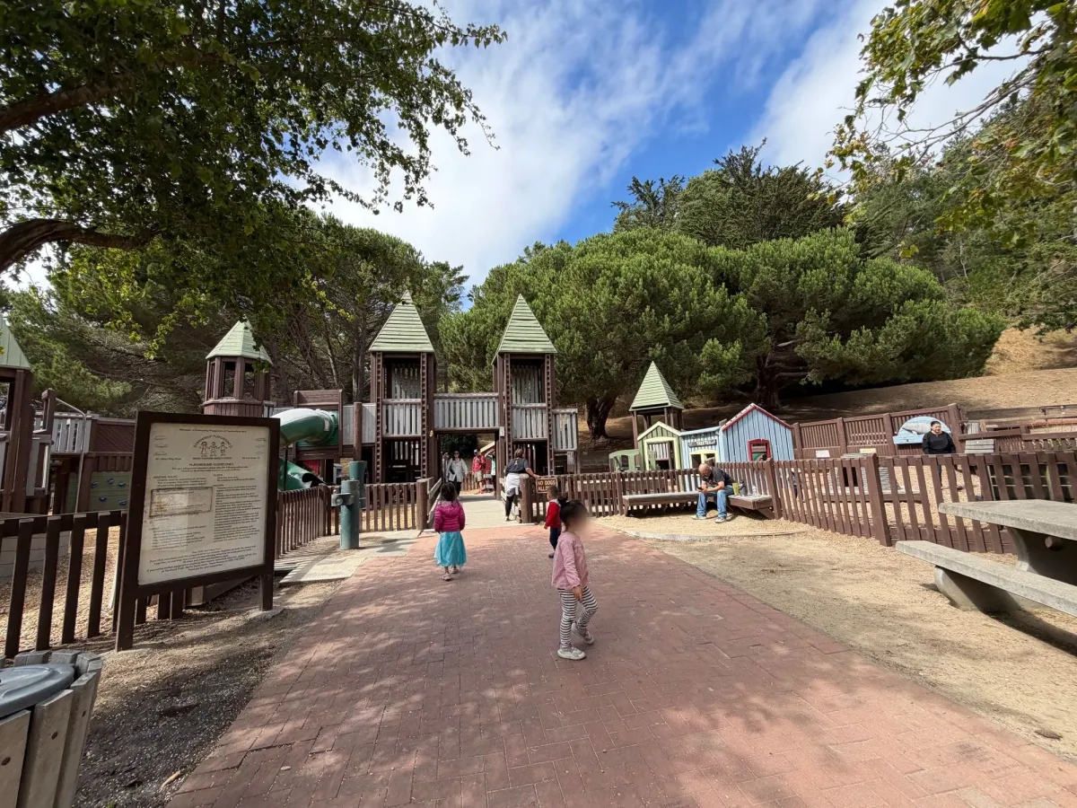 Entrance to frontier land