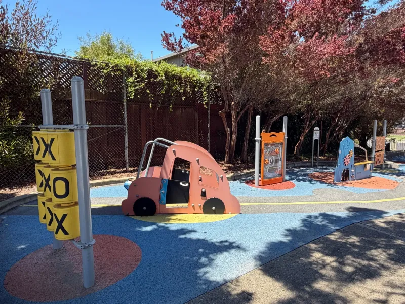 Adorable car playhouse for the toddlers