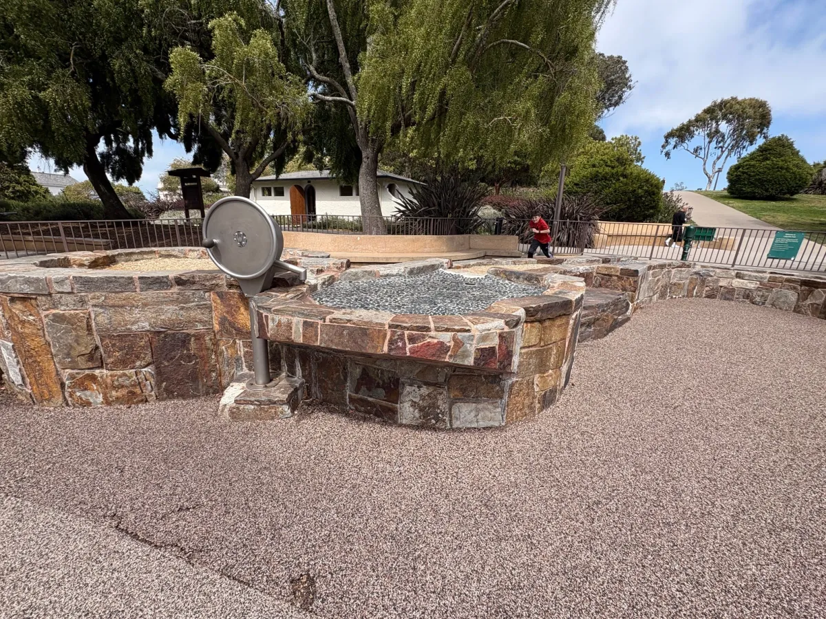 Splash pad height