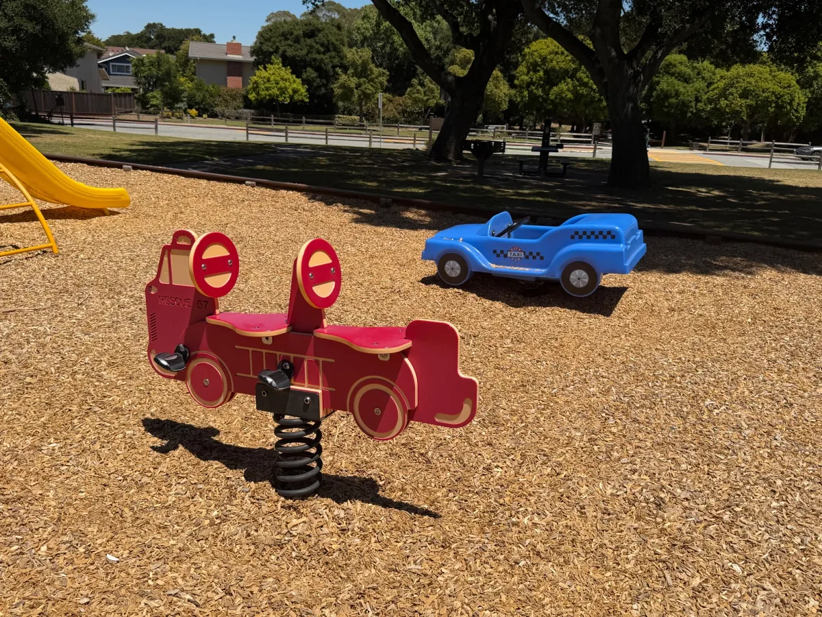 Ride on car/fire truck toys