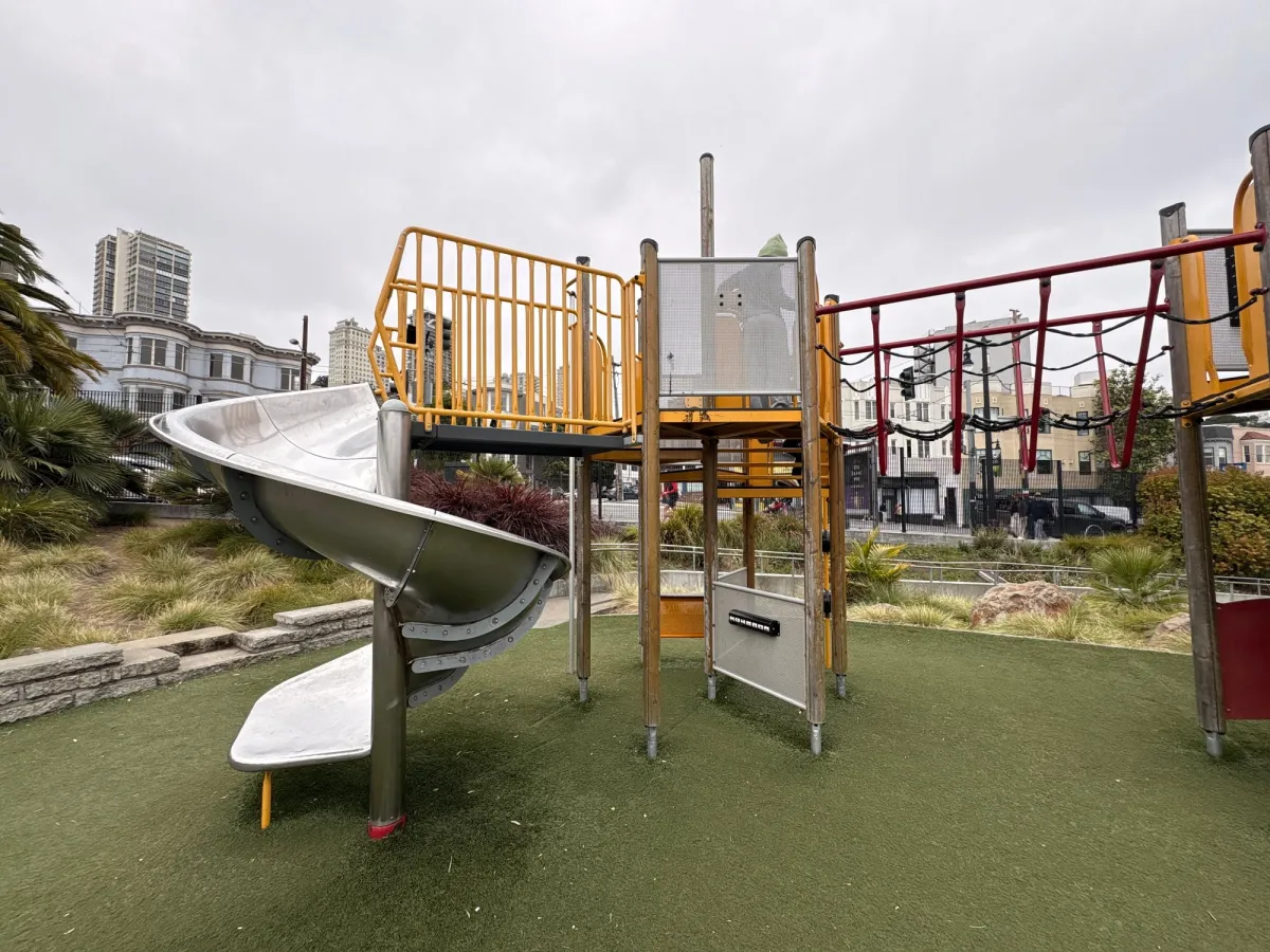 Medium height slide