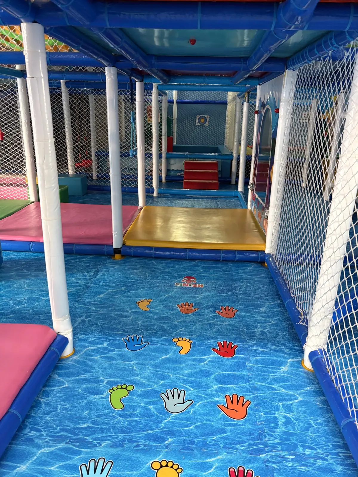 Another "underwater" layer of the playgym