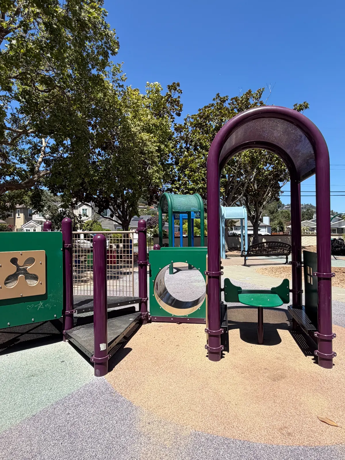 Toddler zone tunnel and table and chairs
