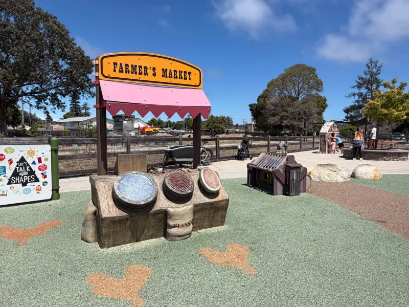 Farmer's market for imaginative play