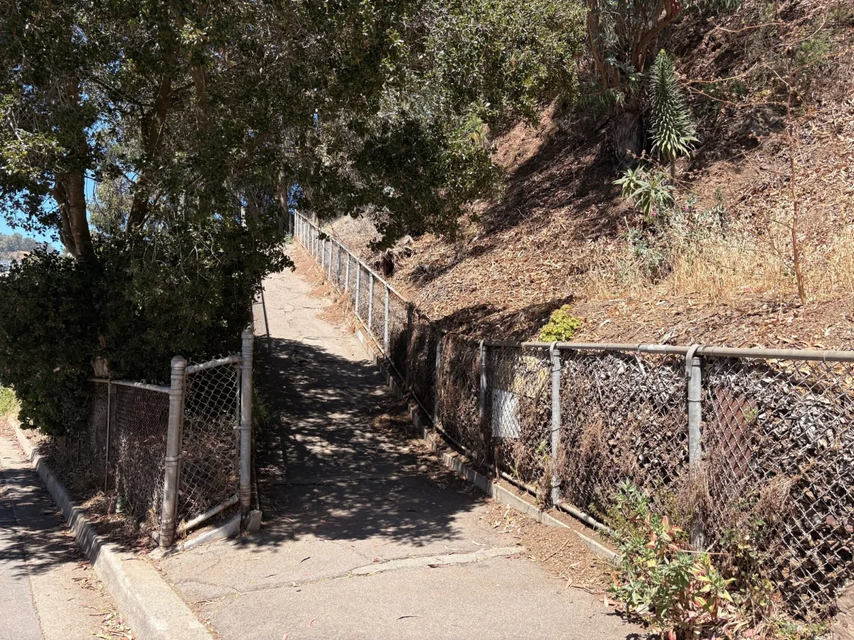 Trail up to Randall Museum