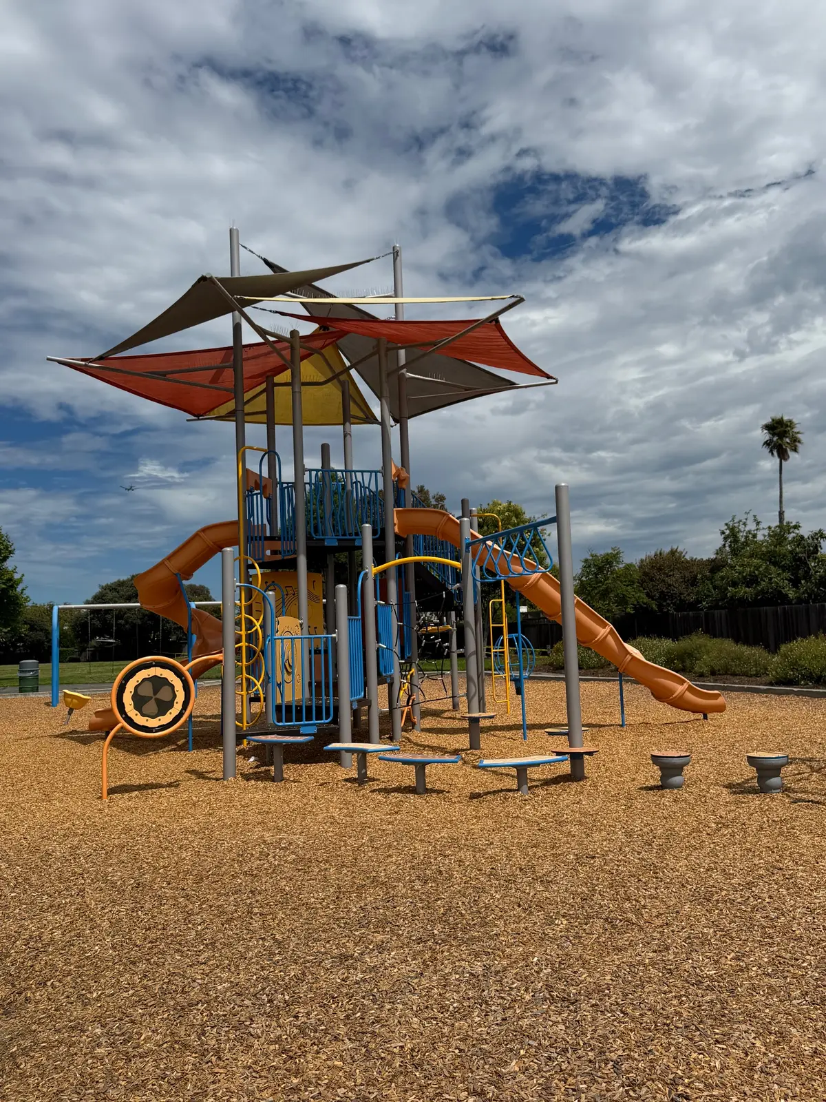 Play structure from side view