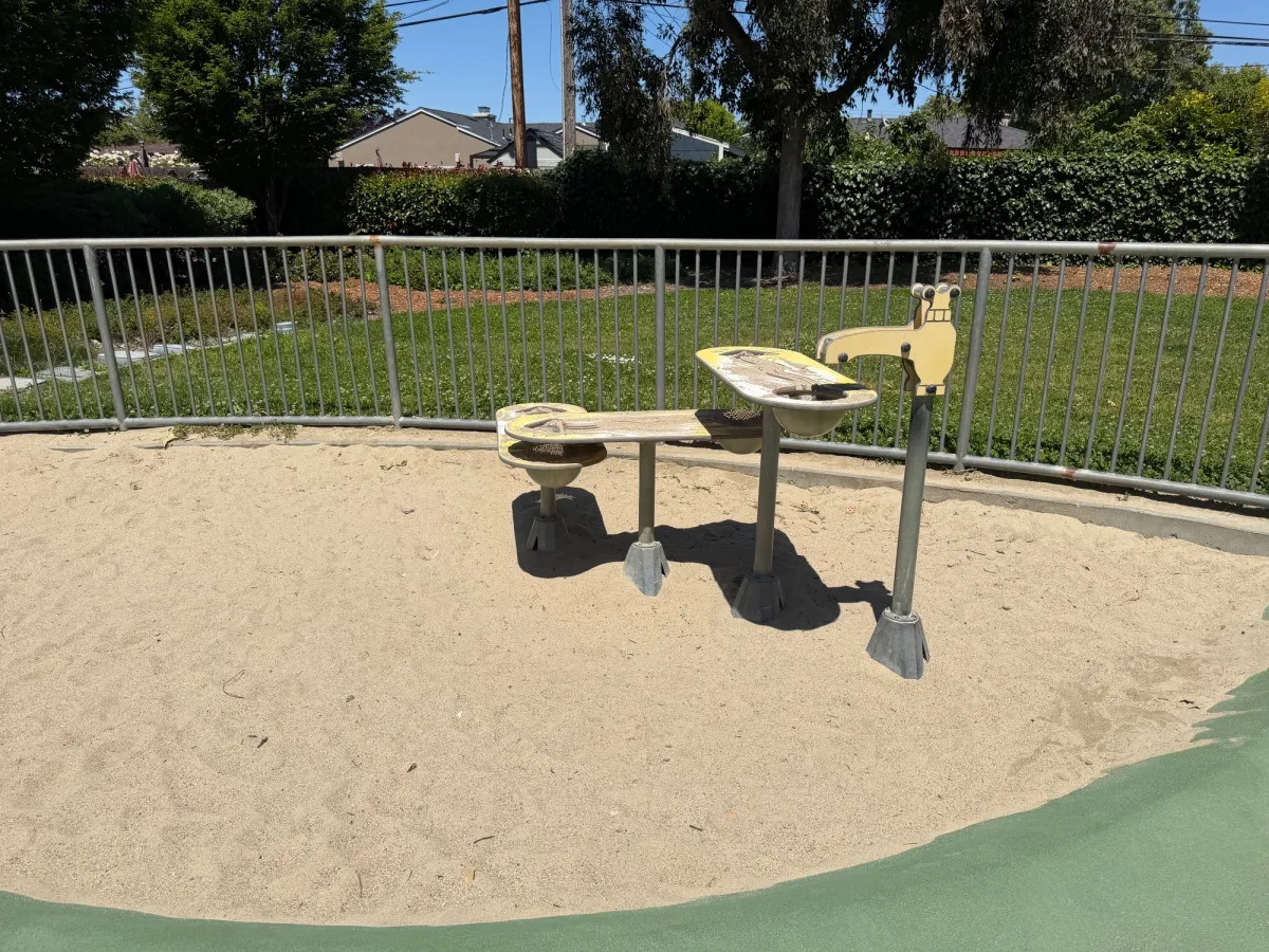 Sandpit with waterplay table 