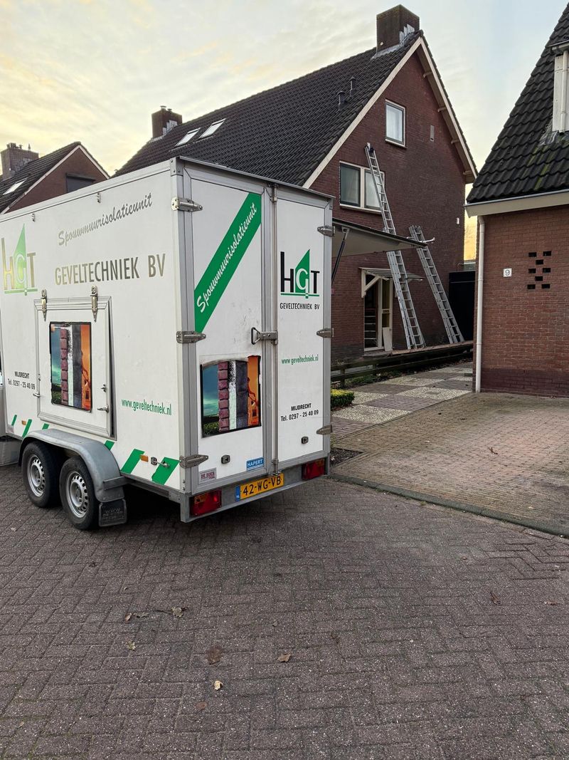 Isoleren van de spouwmuren in Vinkeveen