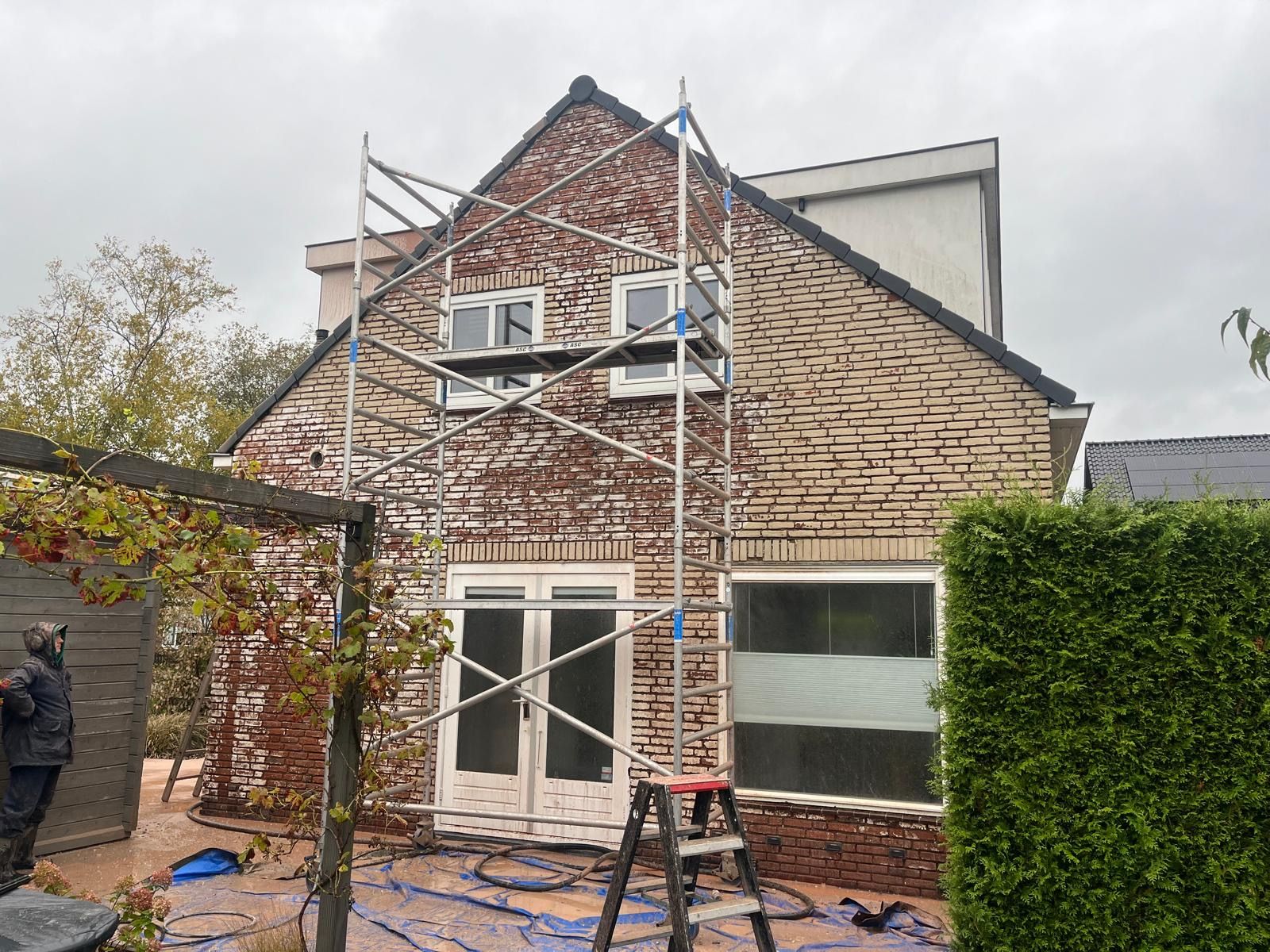 Verf verwijderen gevel Mijdrecht