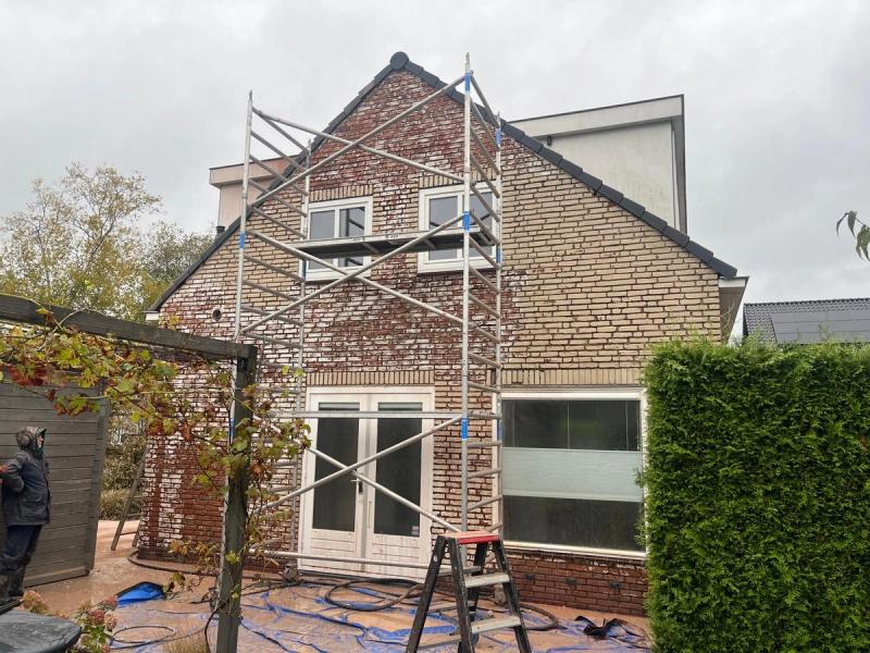 Verf verwijderen gevel Mijdrecht