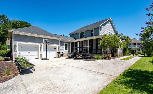 4112 HOME TOWN LANE