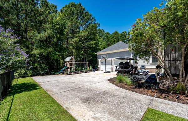 4112 HOME TOWN LANE