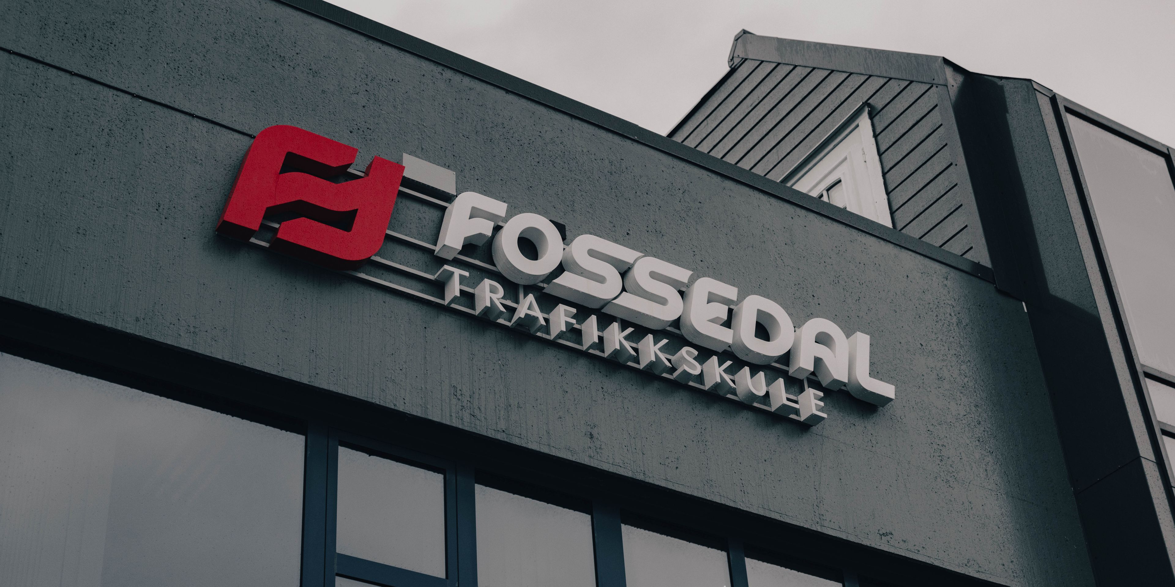 Lysskilt Fossedal Trafikkskule