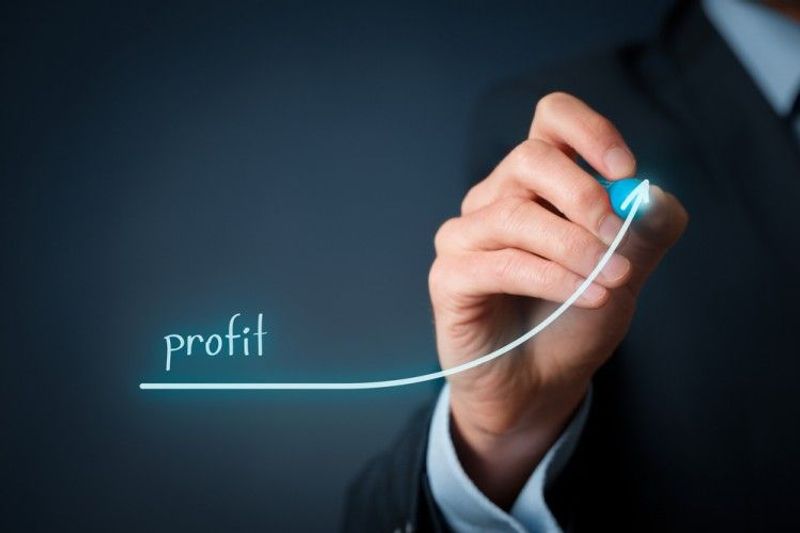 Profitable Customer Base: The Smart Retail Growth Guide That Turns First-Time Buyers Into Lifelong Advocates