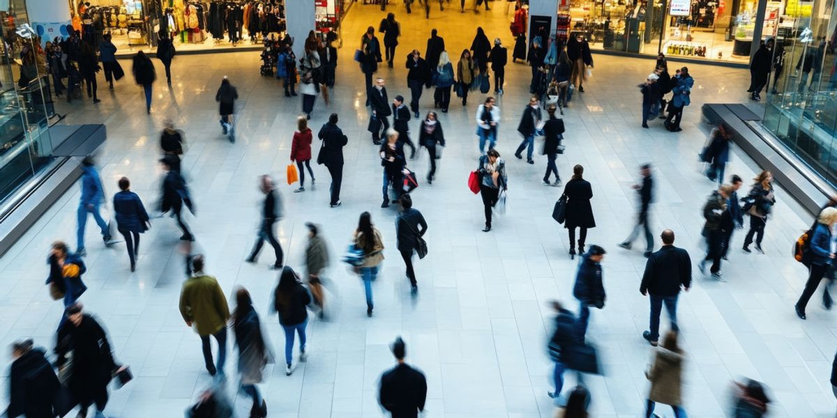 Increase Foot Traffic to Your Retail Store: 2026