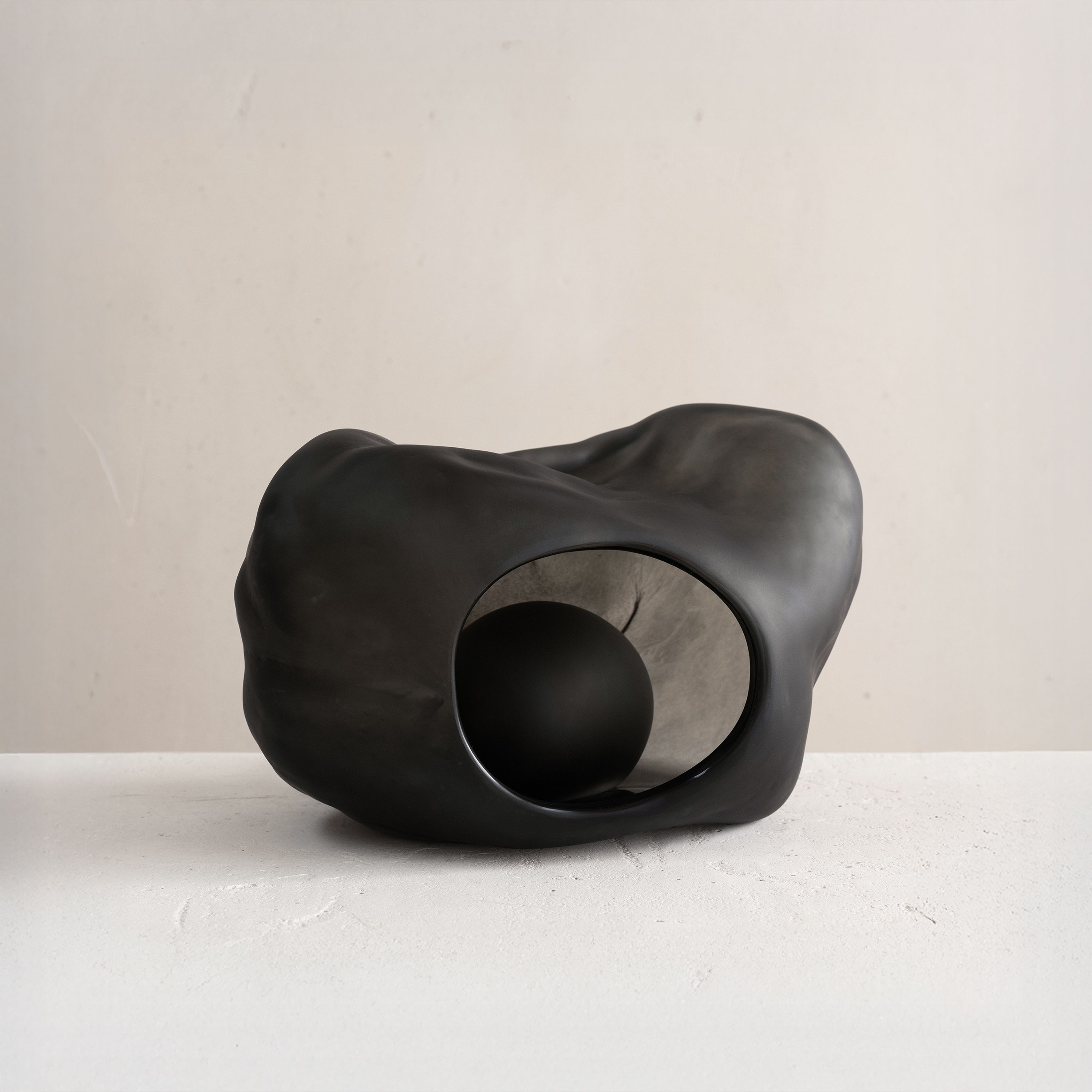Feleksan Onar Ateliers Courbet Black Lamp