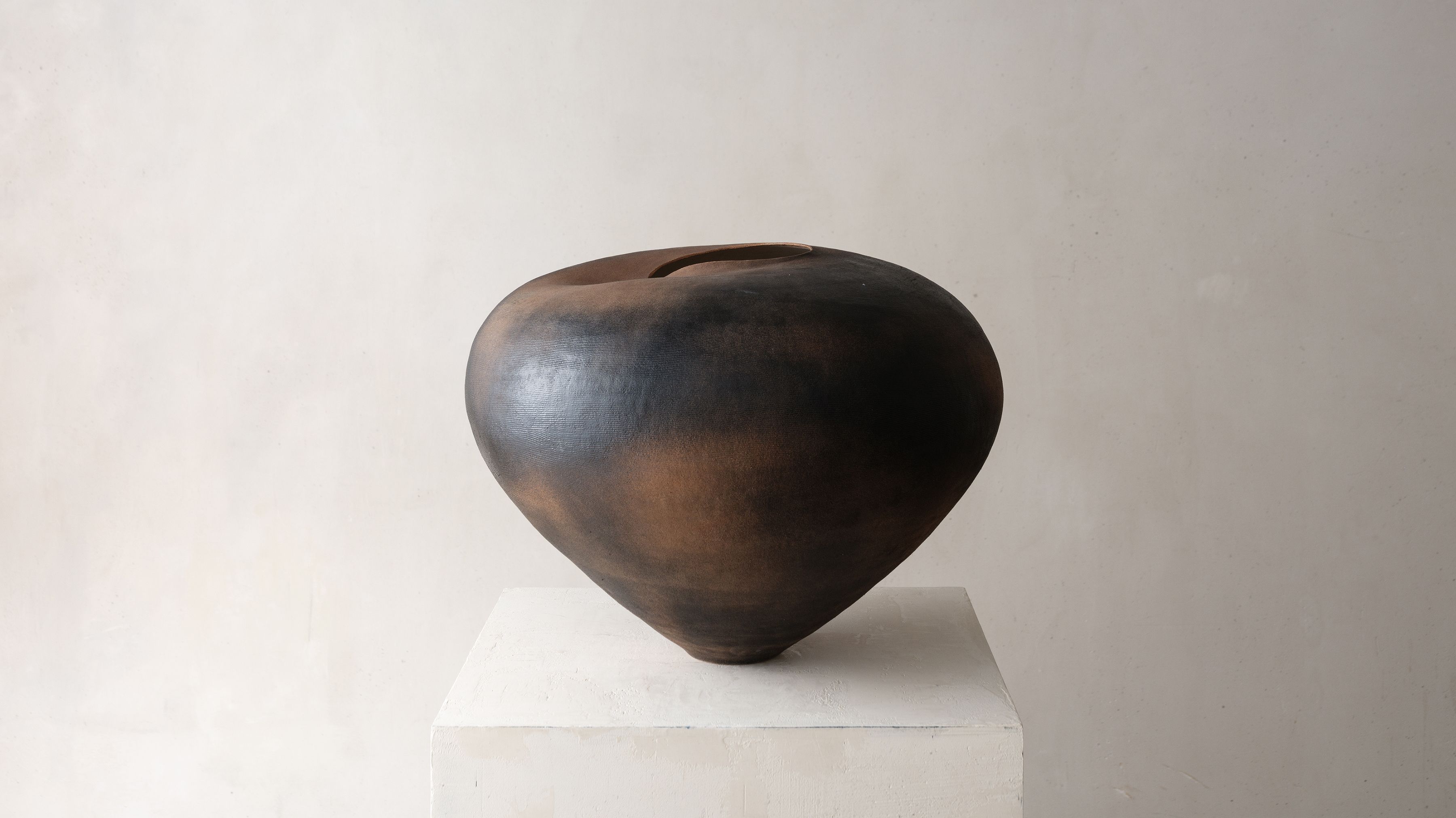 Emelie Abrahamsson Stoneware Ceramic at Ateliers Courbet