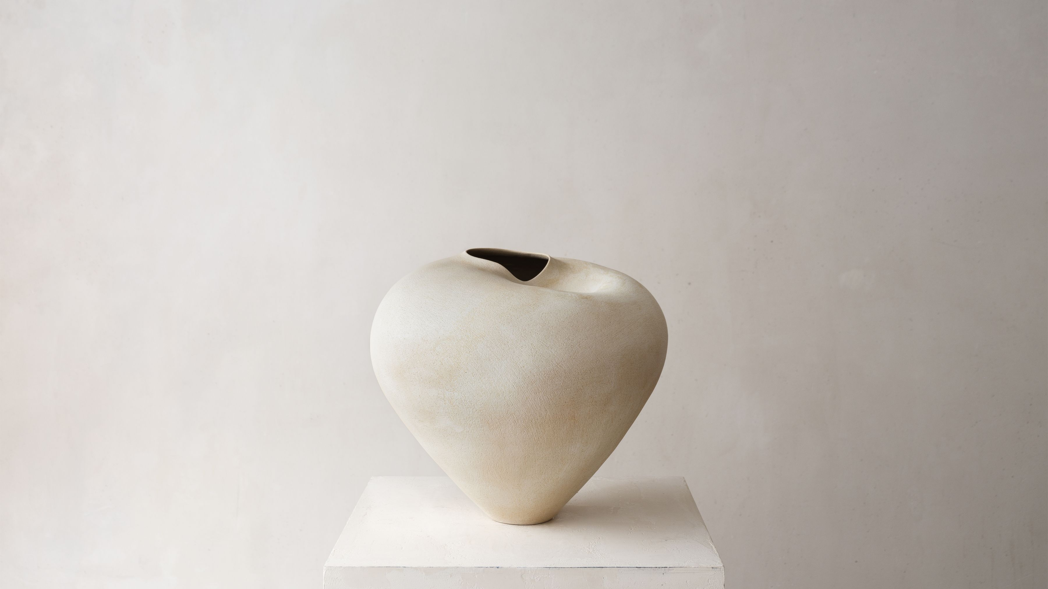 Emelie Abrahamsson Stoneware Ceramic at Ateliers Courbet
