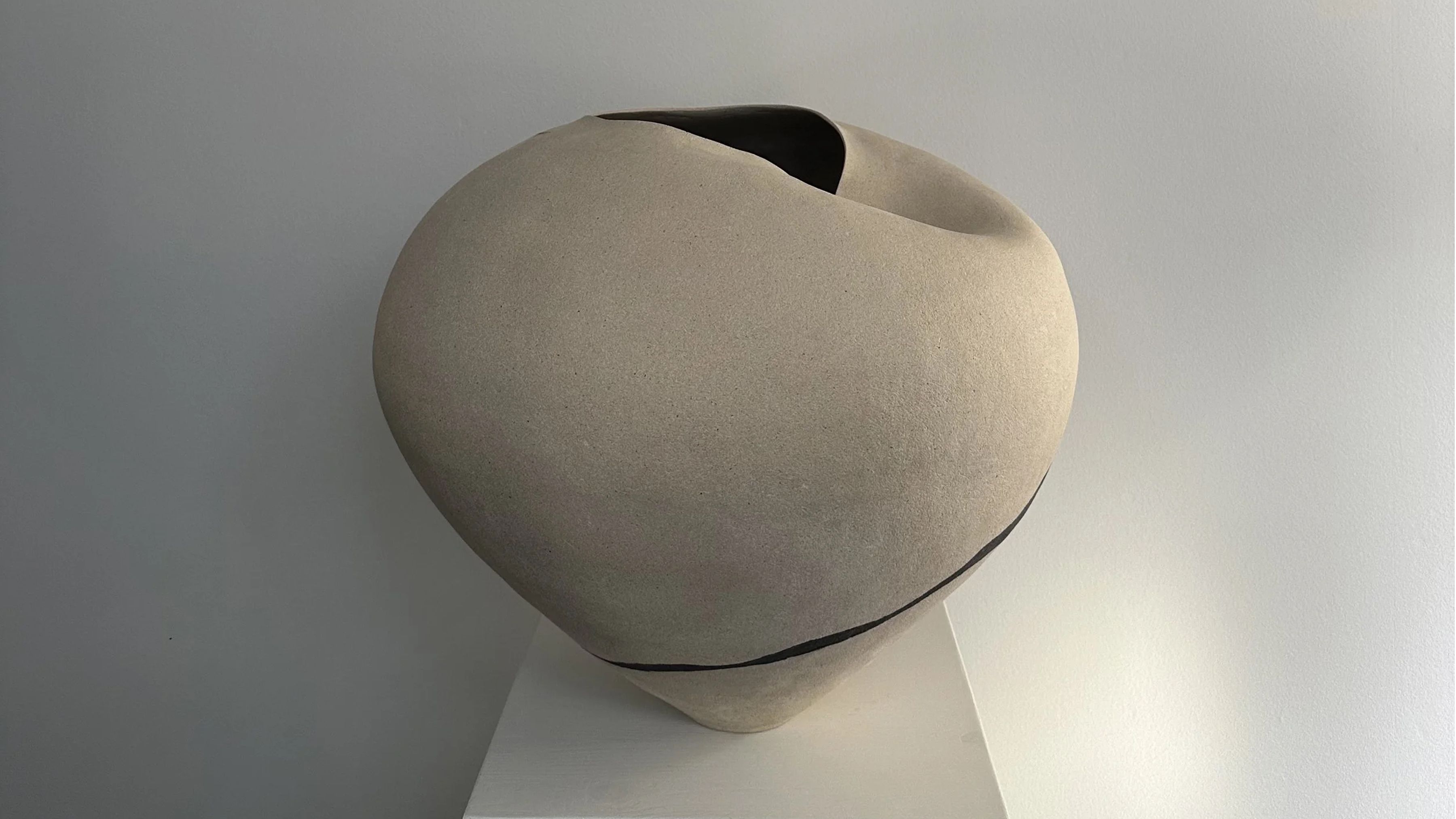 Emelie Abrahamsson Stoneware Ceramic at Ateliers Courbet