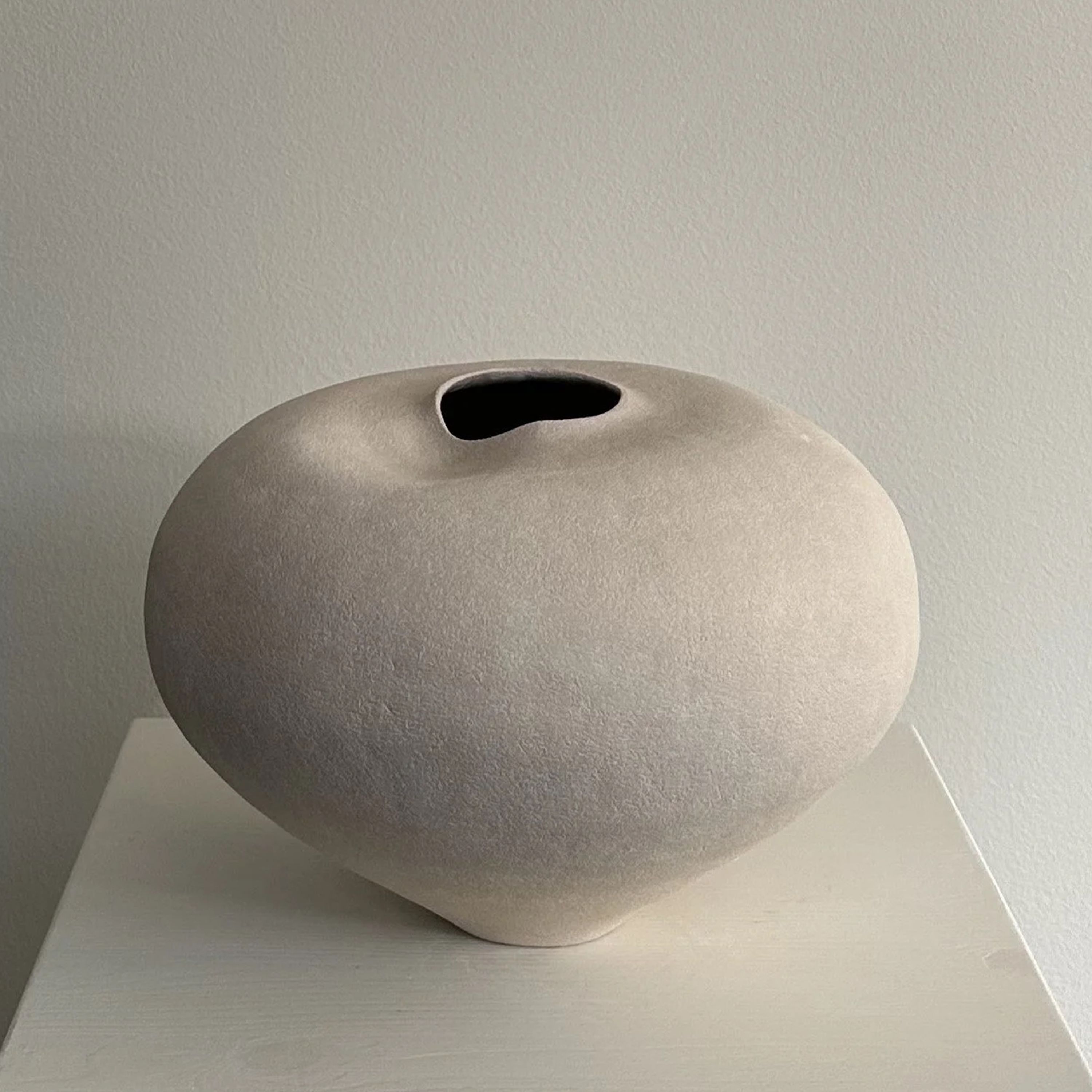Emelie Abrahamsson Stoneware Ceramic at Ateliers Courbet