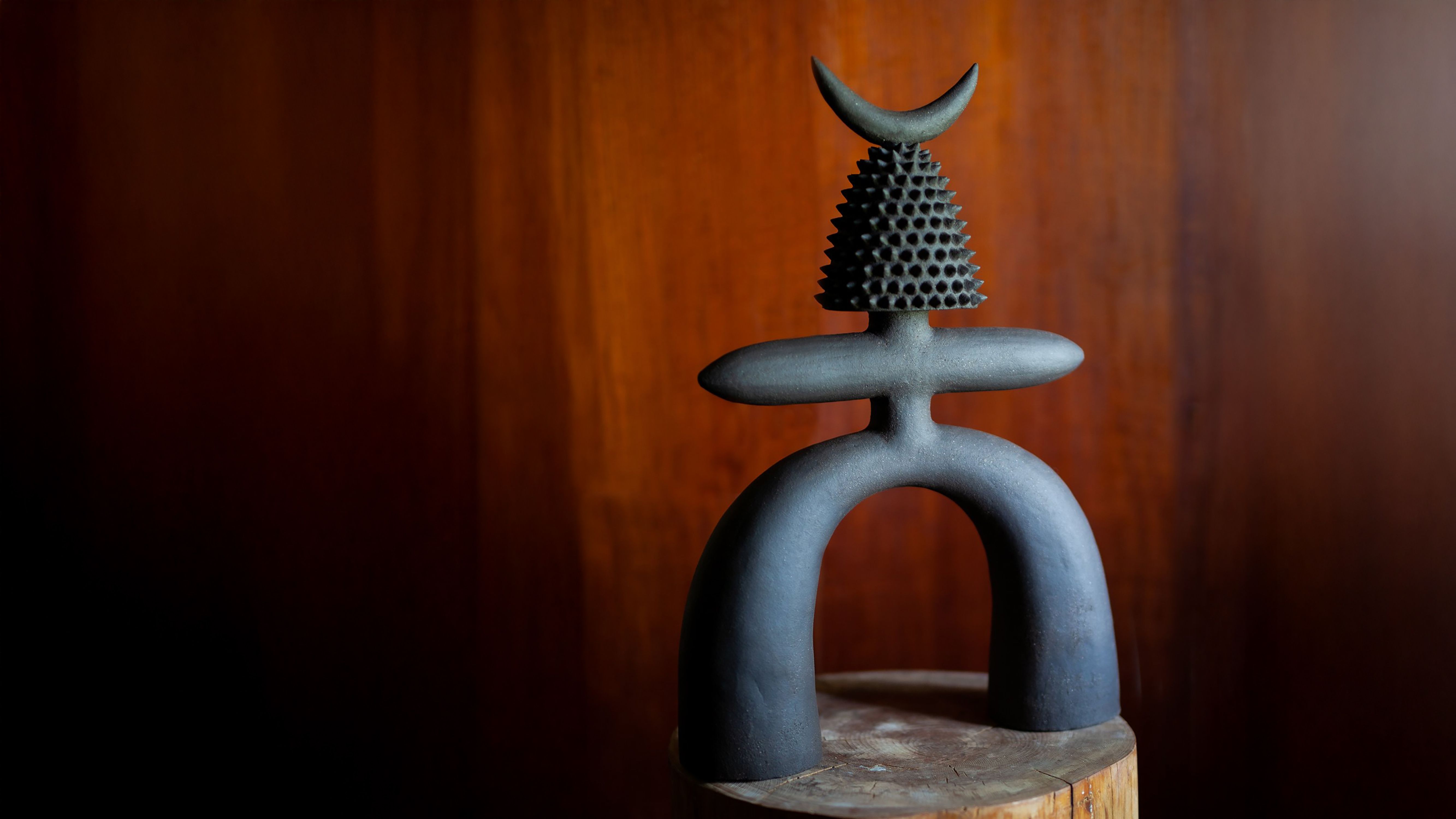 Noe Kuremoto Ceramics at Ateliers Courbet Gallery -- Haniwa Warrior 110