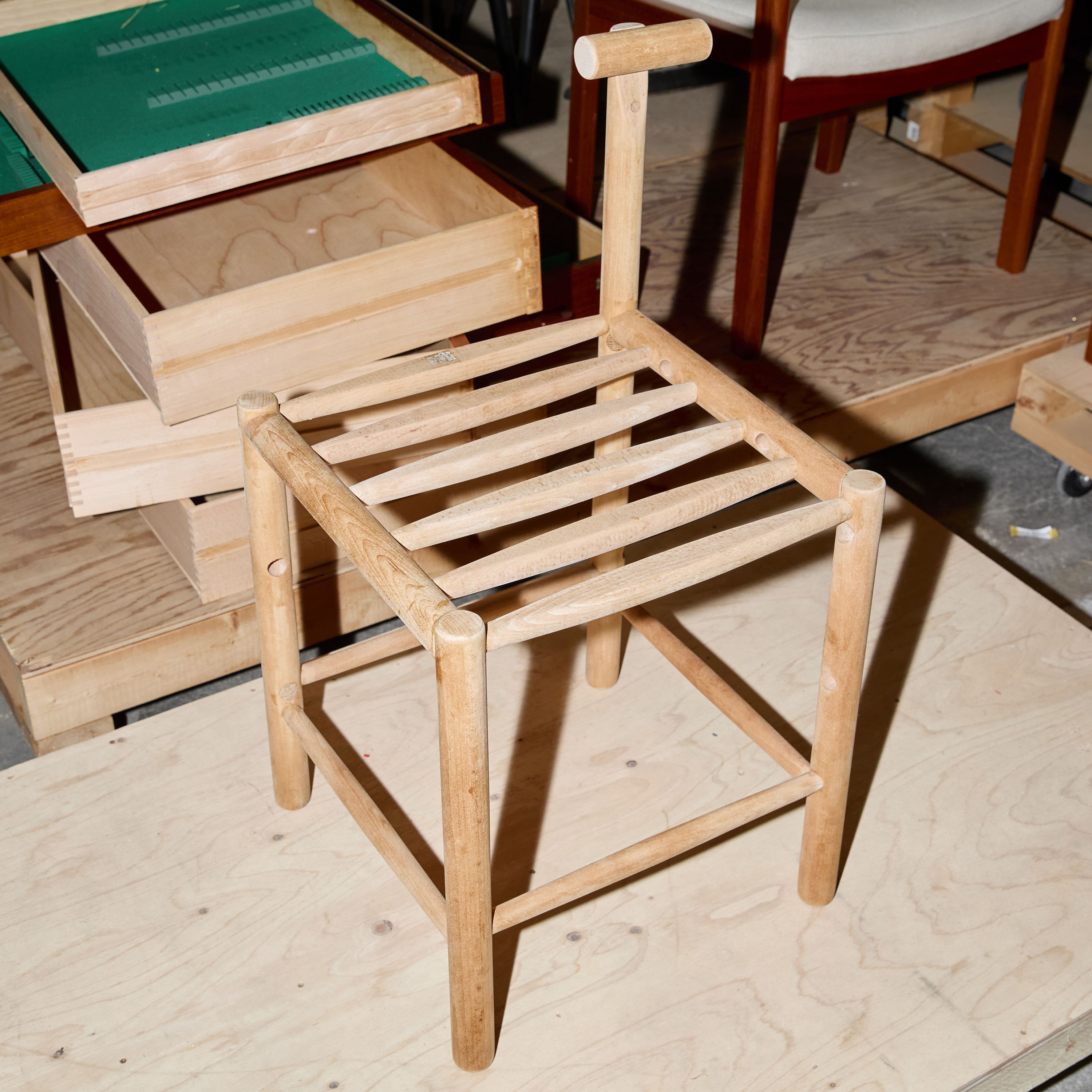 AtMa Ateliers Courbet Japanese Refurbished Wood Chair J39.5 Handle