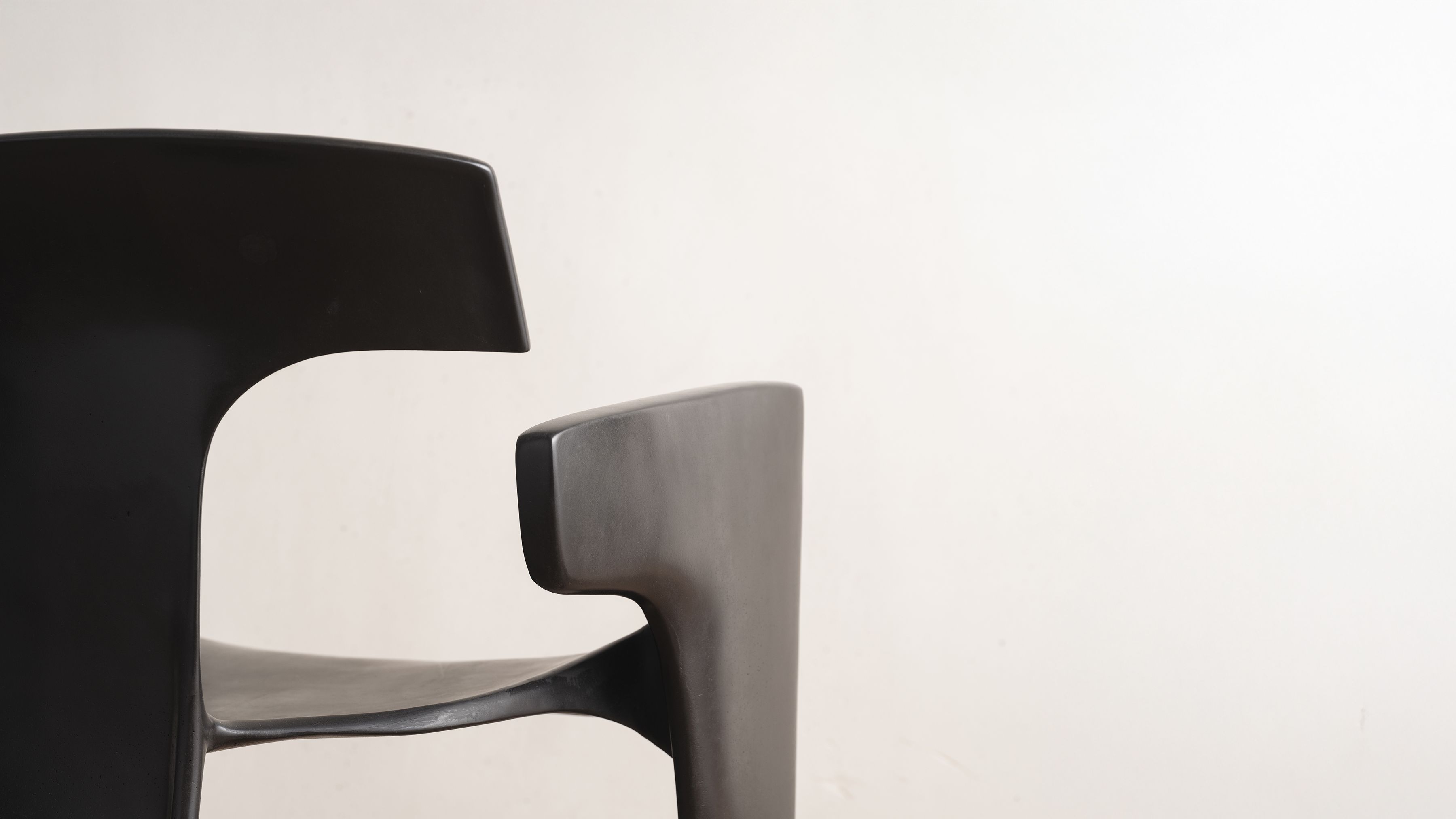 Pierre Yves Guenec Ateliers Courbet Anatomies NYX Chair