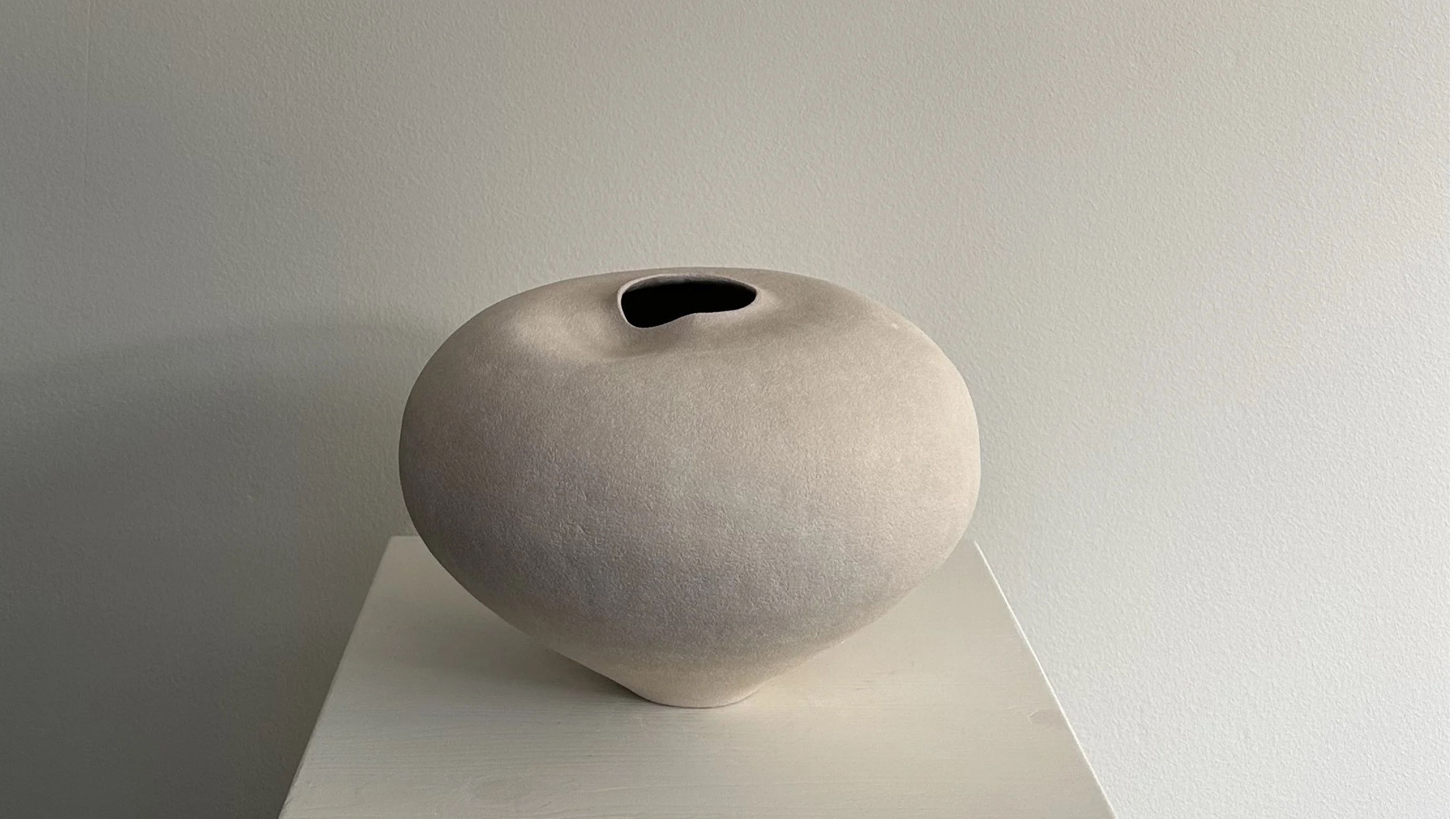 Emelie Abrahamsson Stoneware Ceramic at Ateliers Courbet